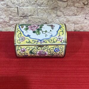 Antique 20th Century Chinese Multi-Color Cloisonne Box with Flower Design Hinged
